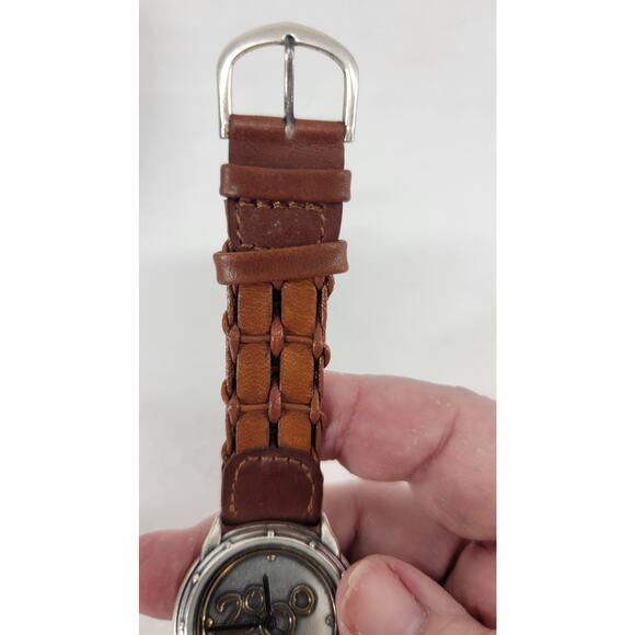 Walt Disney World Collector 2000 Watch w/Leather Band NIB Needs Battery - Picture 7 of 8